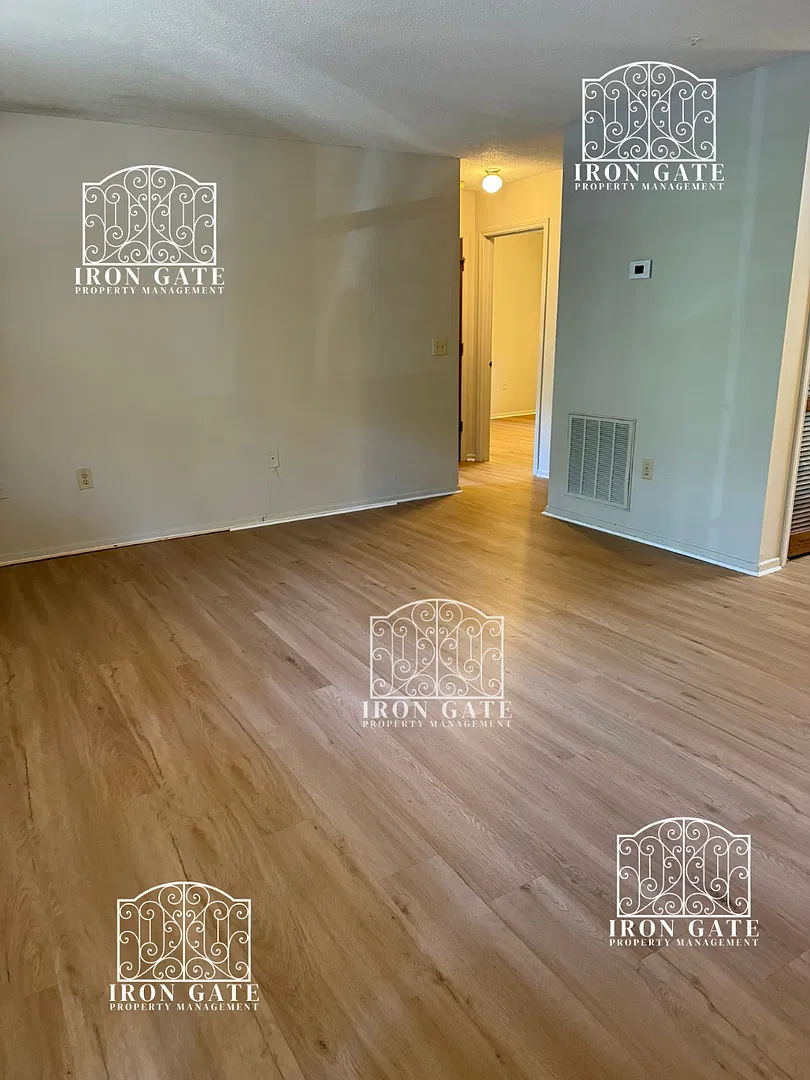5542 Old Pearman Dairy Road DUPLEX — Photo 2