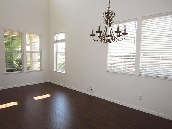 3rd image of 109 Lembi Dr