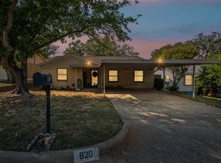 820 Lake View Rdg, White Settlement, TX 76108