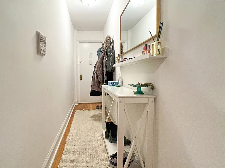 200 E 26th St #4C — Photo 3