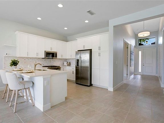 5th image of 11543 Jacaranda DR