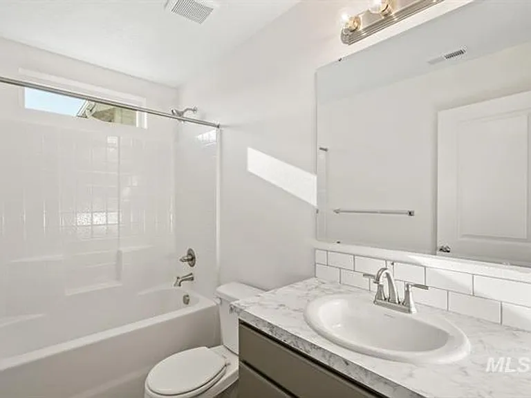 352 N Tessa Ln — Photo 11