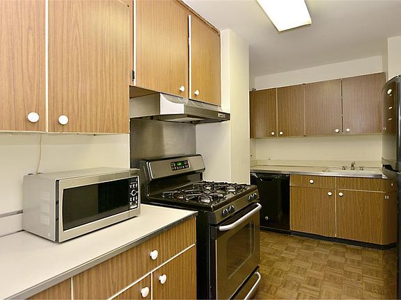 2nd image of 80 Gold St APT 6B
