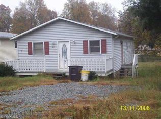 105 1/2 Estes St, Thomasville, NC 27360