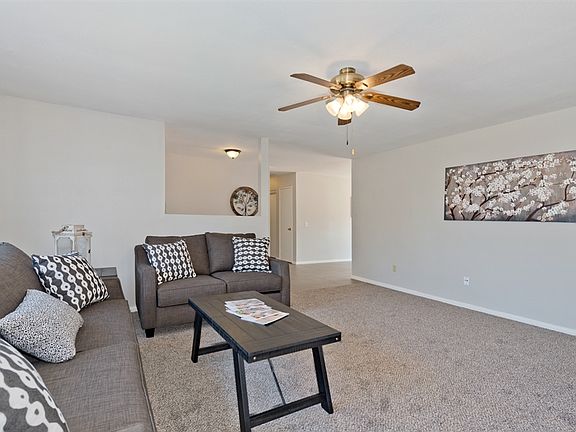 2nd image of 9677 Woodland Vista Dr