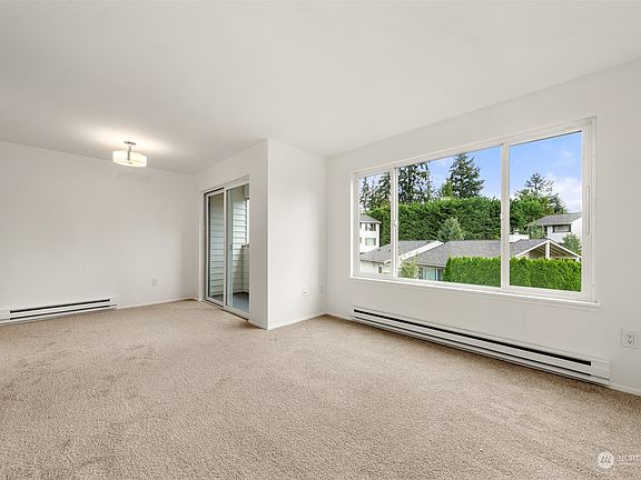 3rd image of 20301 19th Avenue NE #611