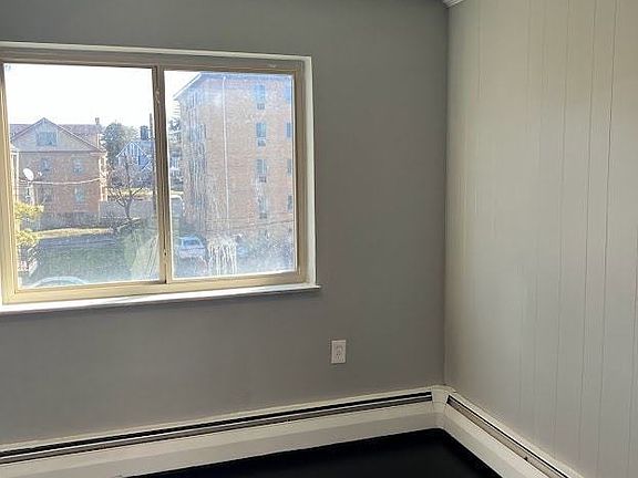 3rd image of 4846 Yarmouth Pl APT 2