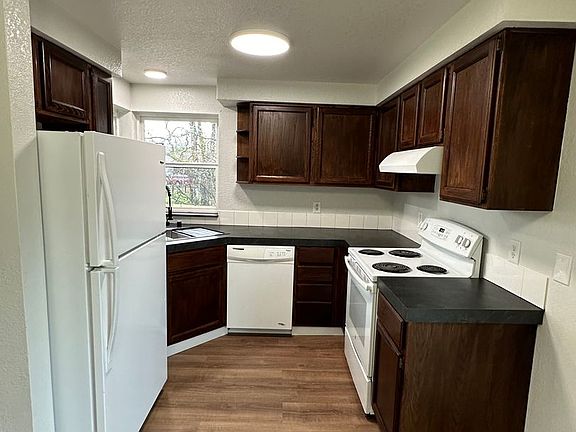3rd image of 745 Hamelin Ln SE