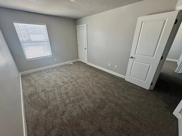 2087 N 325 W — Photo 11