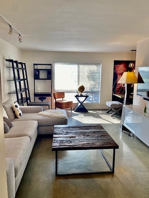 1st image of 970 Palm Ave APT 118