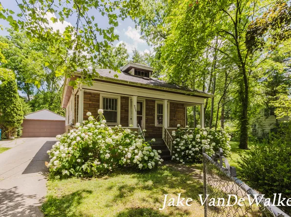 906 Arthur Ave, Kalamazoo, MI 49048