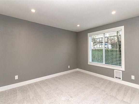 5th image of 2421 SW Trenton St APT 107