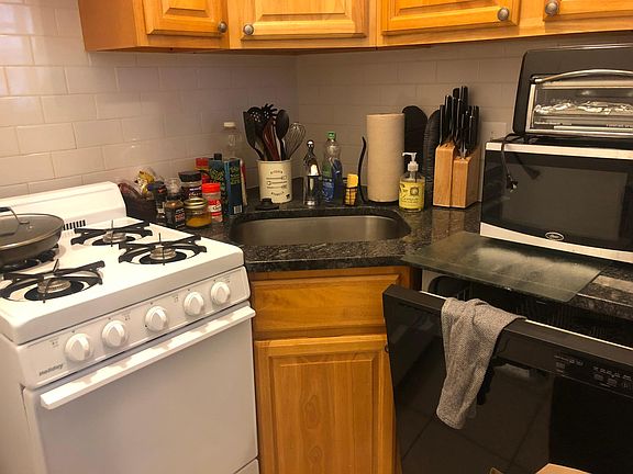 5th image of 510 S 41st St APT 4