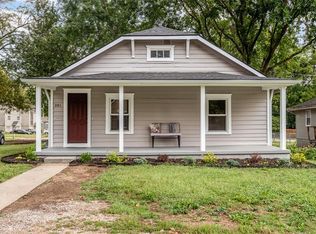 201 S 12th St, Leavenworth, KS 66048