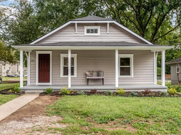 201 S 12th St, Leavenworth, KS 66048