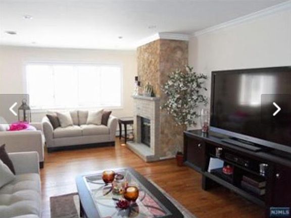 Living Room w/Fireplace