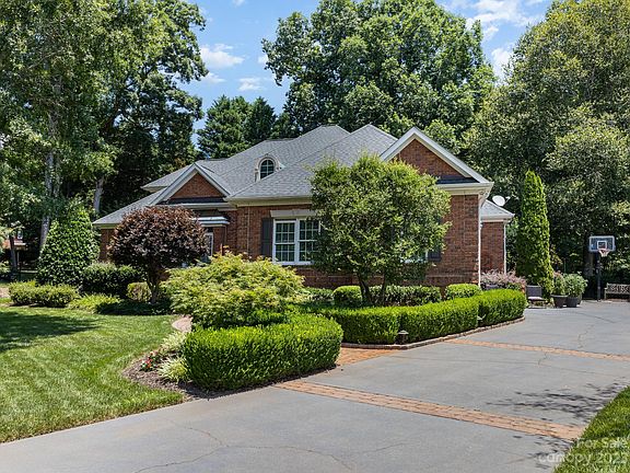 3rd image of 3724 Stoneycreek Ct