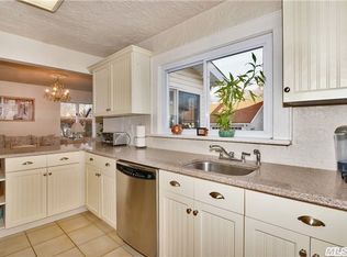 20 Ocean Ave, Blue Point, NY 11715