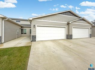 8044 E Tencate Pl, Sioux Falls, SD 57110