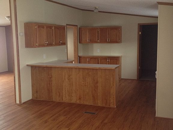 5th image of 17067 Detroiter Ave