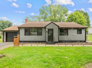 4 Hill Farm Rd, Bloomfield, CT 06002