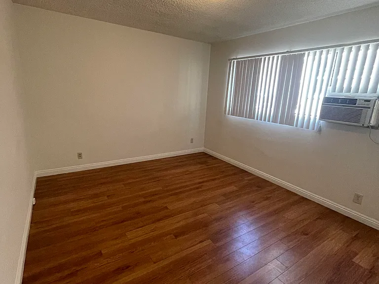 1607 N Harvard Blvd #2 — Photo 9