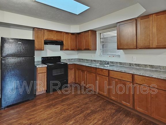 3rd image of 5833 Jaguar Dr W