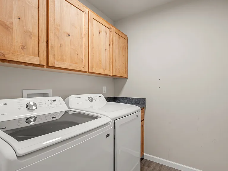 459 Hudson Ln — Photo 27