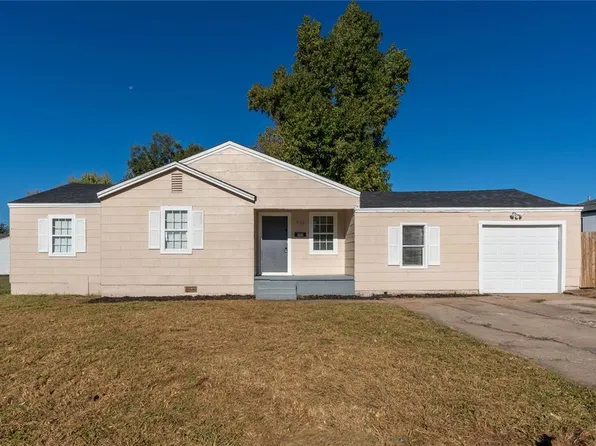 900 N Redbud Dr, Midwest City, OK 73110