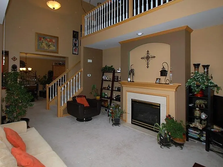 Livingroom with granite gas fireplace