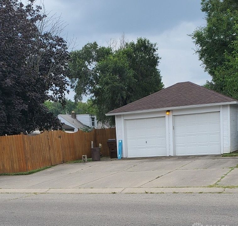 2nd image of 1900 Carolina St