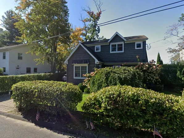 59 Ball Pond Rd E, New Fairfield, CT 06812