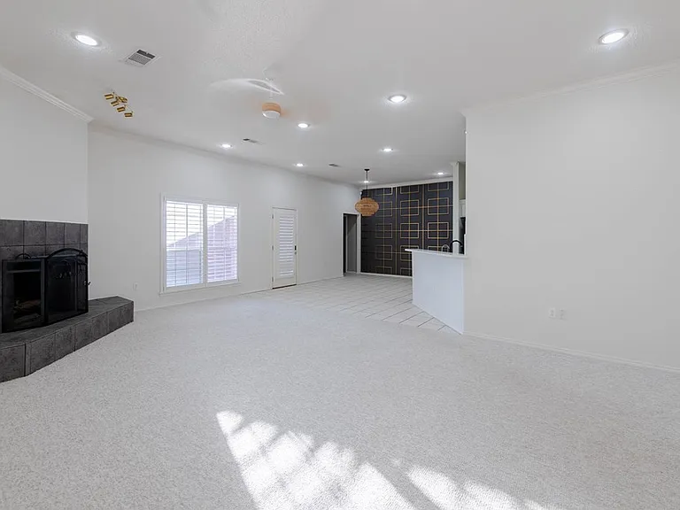 4801 Whitman Dr — Photo 8