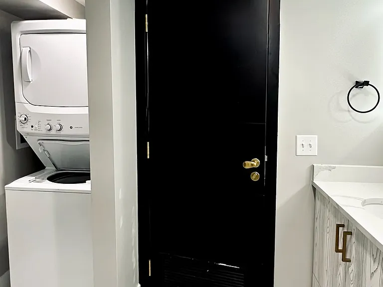 221 S Ludlow St #505 — Photo 3