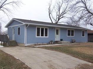415 Elm St, Lawton, IA 51030
