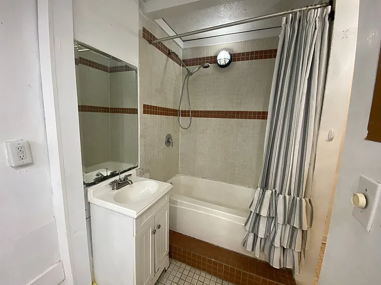 1310 N Maple St #3 — Photo 7