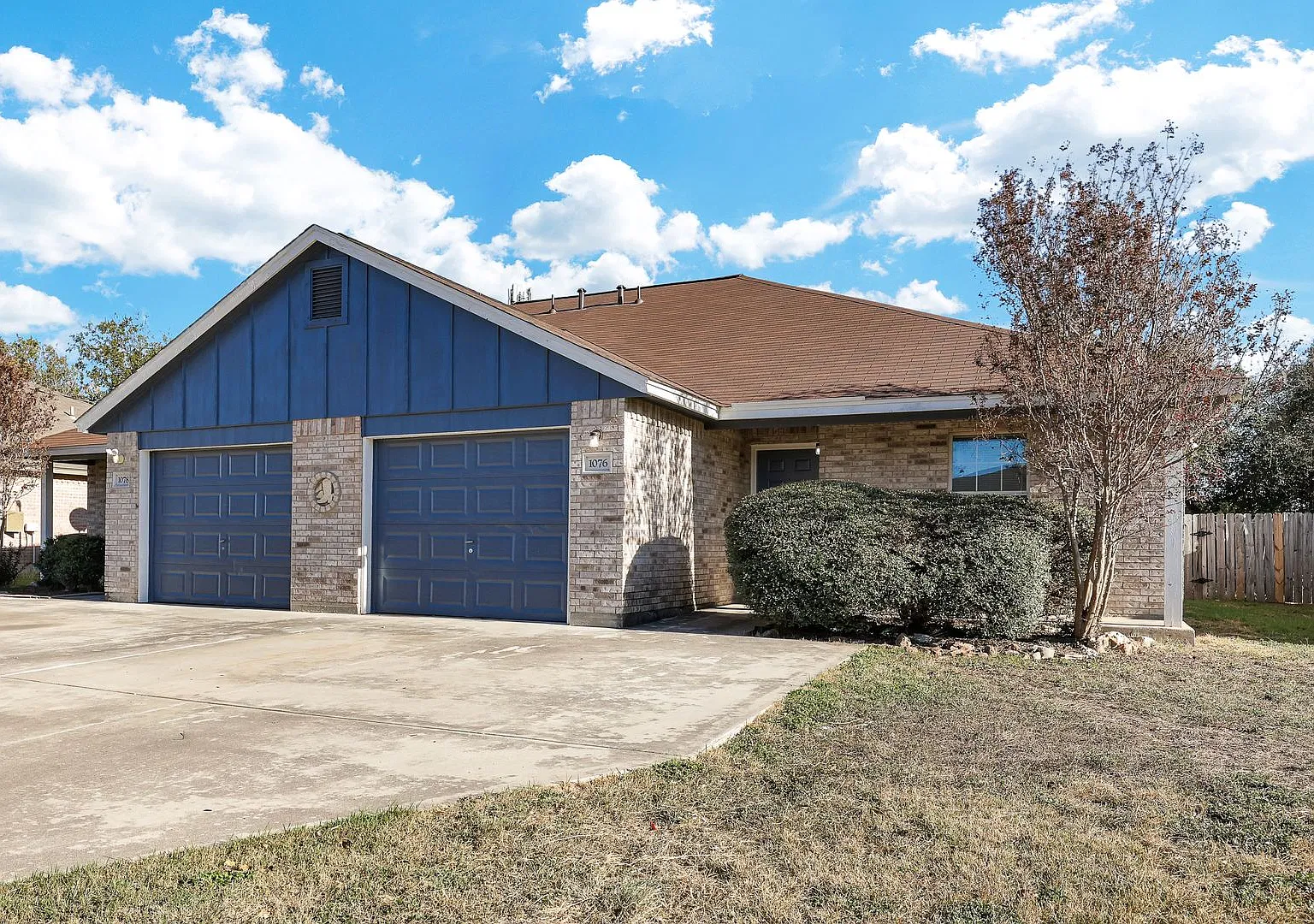 1076-1078 Misty Acres Drive — Photo 1