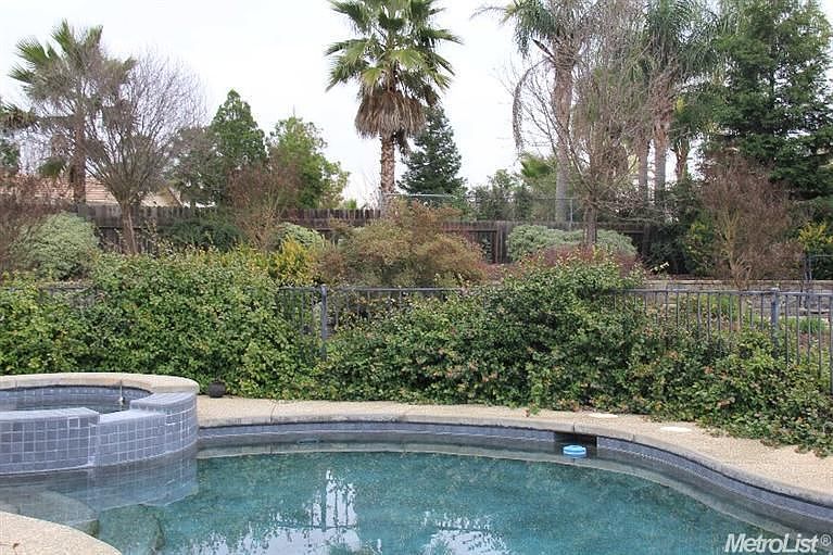1st image of 10415 Saddle Creek Dr