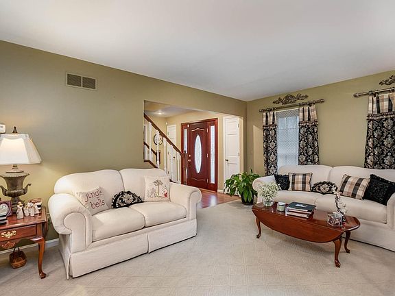 5th image of 9970 Bennington Dr