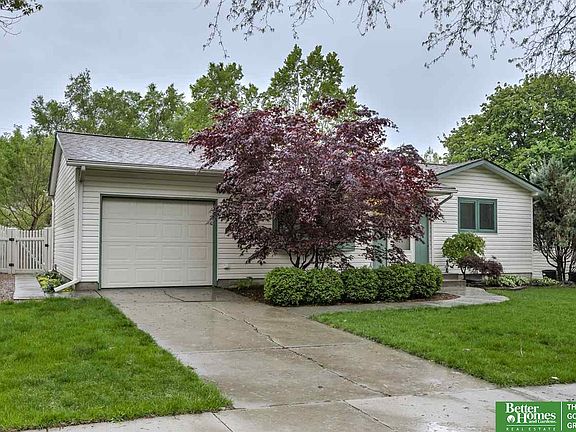 2nd image of 7921 Maplewood Dr