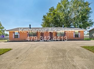 4451 W Acoma St, Fayetteville, AR 72704