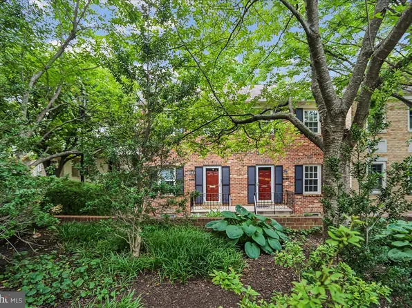 3217 Sutton Pl NW APT A, Washington, DC 20016