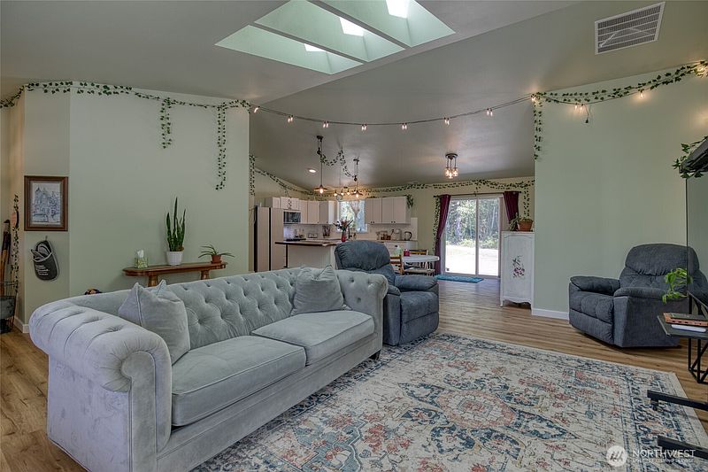 4th image of 1541 Kirkpatrick Road