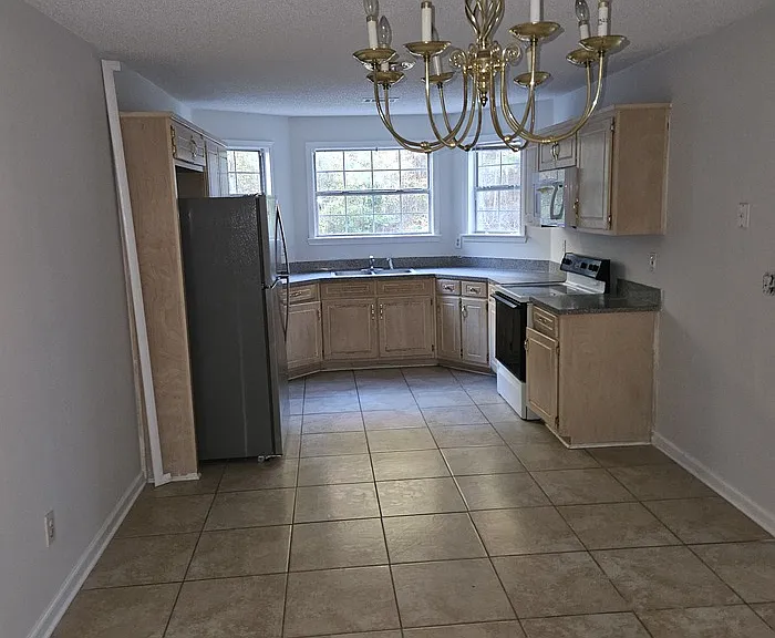 3808 Soapstone Rd — Photo 5
