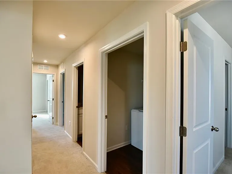 8421 Limerick Ln — Photo 29