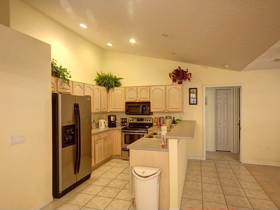 3rd image of 375 Island Oaks Pl