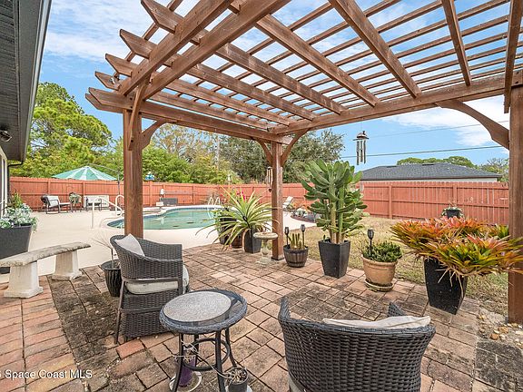 4th image of 2115 Wagonwheel Ave SE
