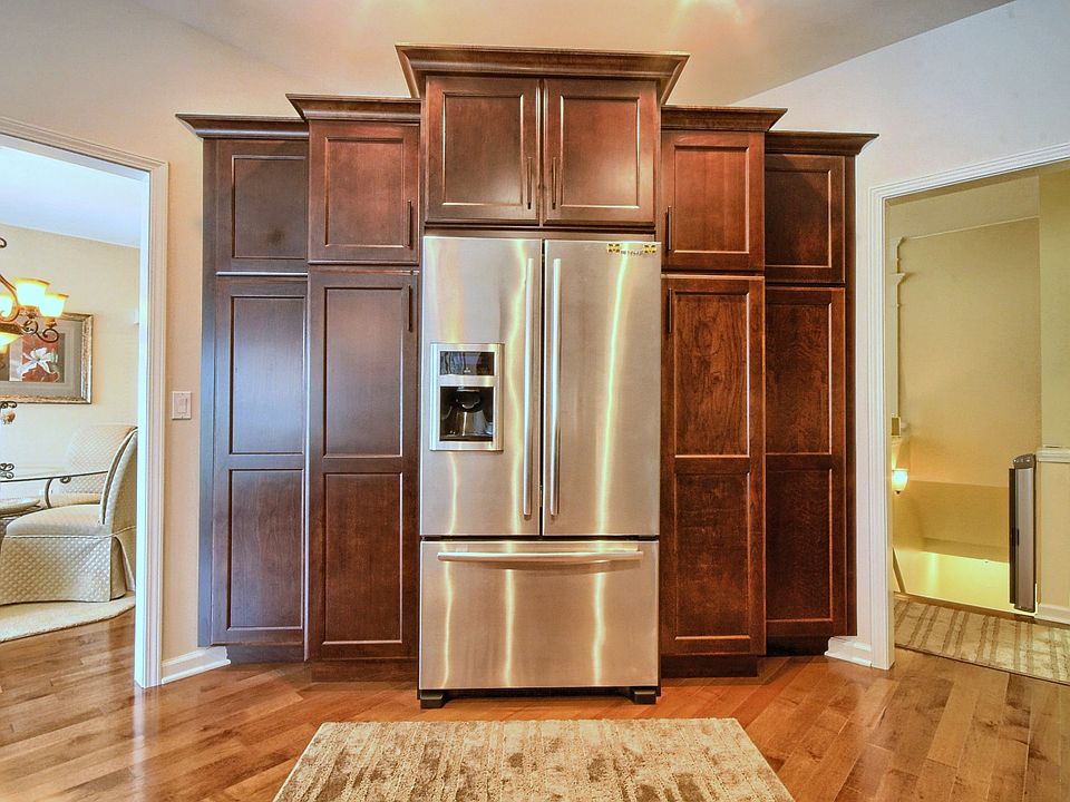 1st image of 39614 Greenbrier Ct