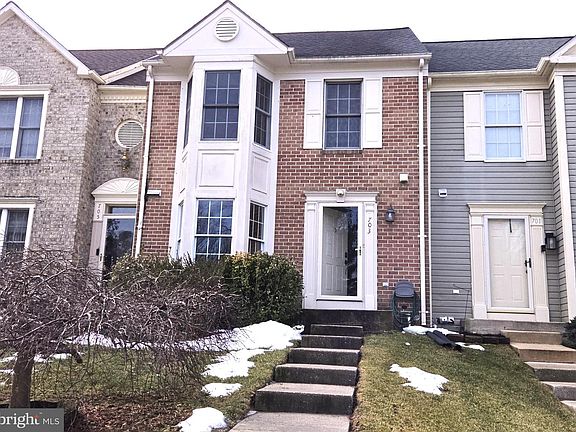 2nd image of 703 Claridge Ct Unit R-3