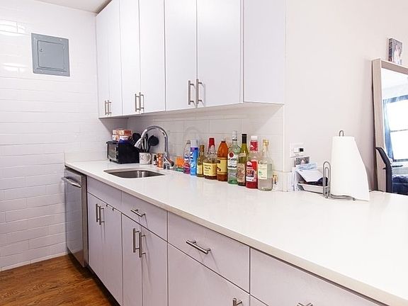2nd image of 96 5th Ave APT 4G
